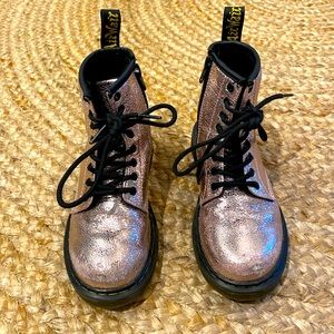 Dr. Martens girls’ 1460 Metallic boots (youth)